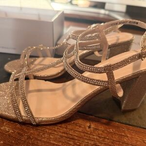 BRAND NEW Benjamin Walk Glittering Champagne Strappy Heels Size 10.5